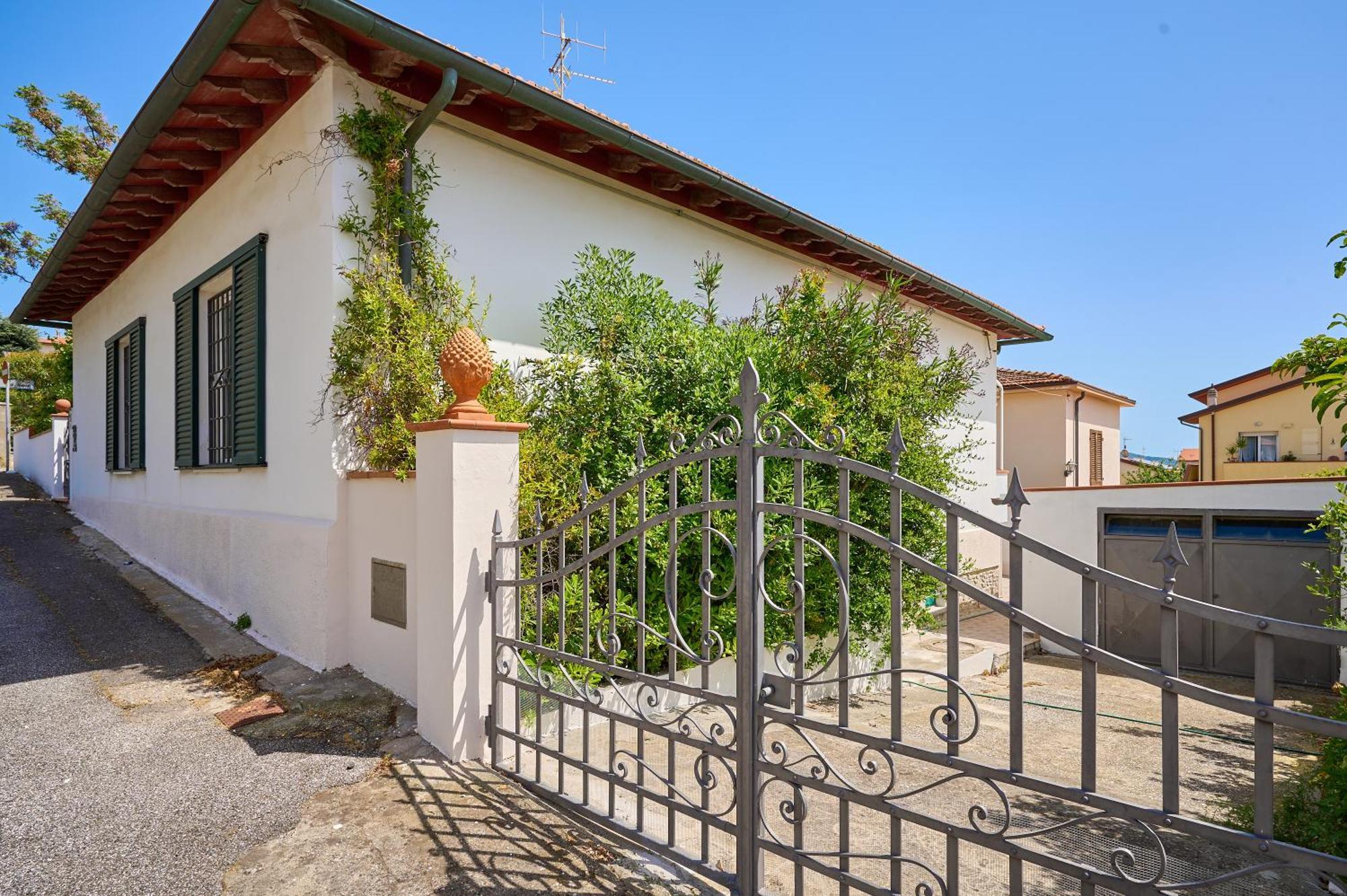 Casa Cipresso Villa San Vincenzo Exterior photo